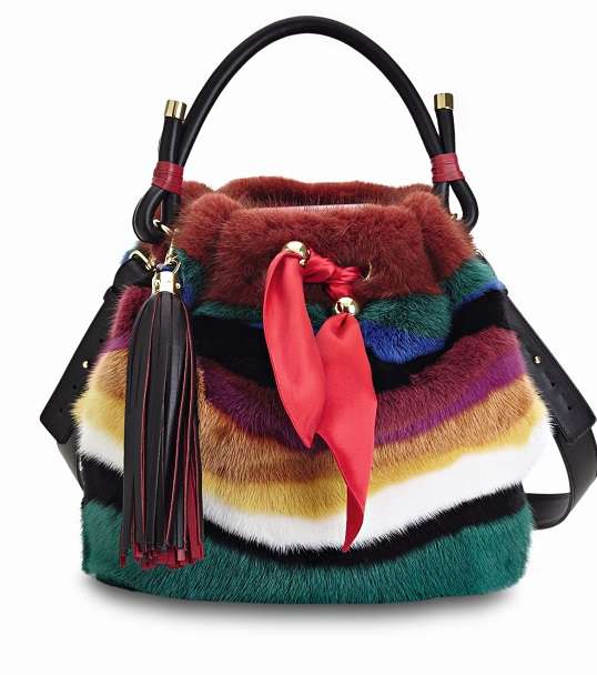 إليكِ آخر صيحات موضة الحقائب مع علامة Salvatore Ferragamo و و Sara Battaglia