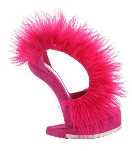 أحذية غريبة من ألكسندر ماكوين