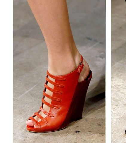 أحذية الـ Wedges موضة في ربيع 2013 مع مايكل كورس