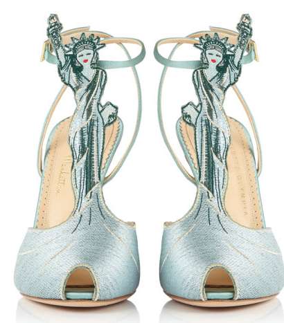 من توقيع شارلوت اوليمبيا، اليك حذاء مانهاتن الذي يرمز الى تمثال الحرية
