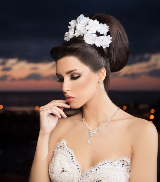 مزيج الكلاسيكية بالعصرية في أجمل التسريحات 