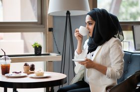 كيف ينظر الرجل إلى المرأة العربية