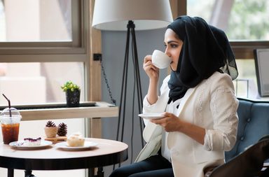 كيف ينظر الرجل إلى المرأة العربية