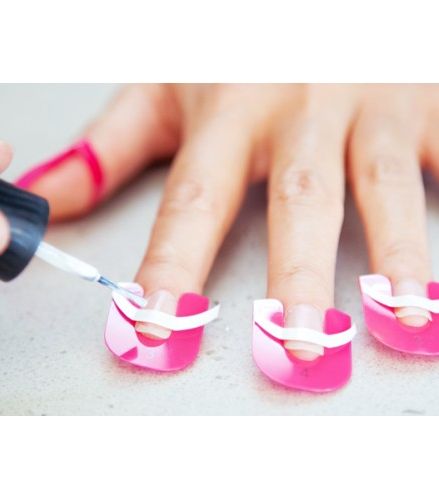 موضة الفرانش اكثر سهولة مع CreaNails