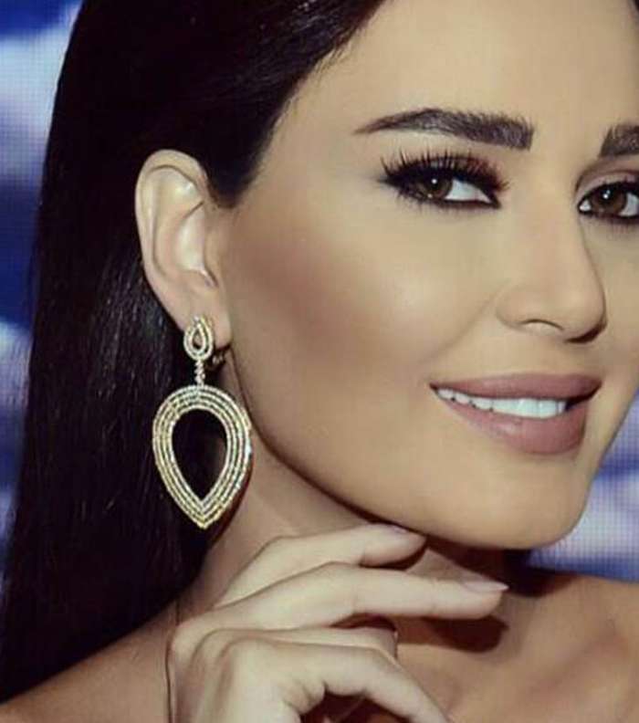 بالصور، إطلالات ماكياج وشعر سيرين عبد النور 2016