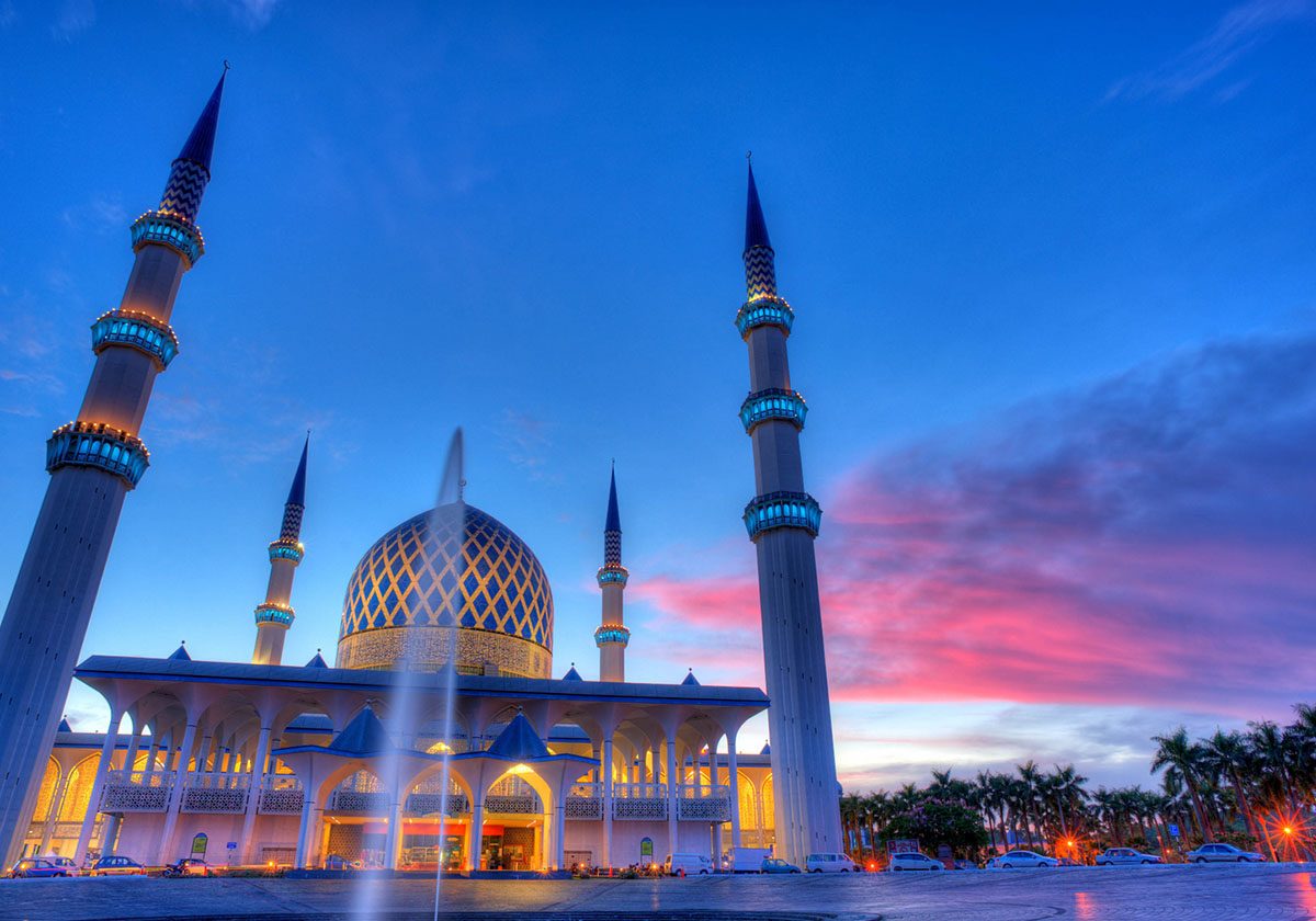 مسجد السلطان صلاح الدين عبد العزيز في ماليزيا