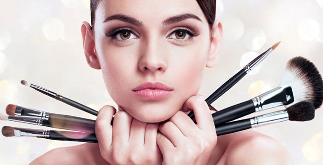 خطوات مهمة لمكياج الوجه المشرق