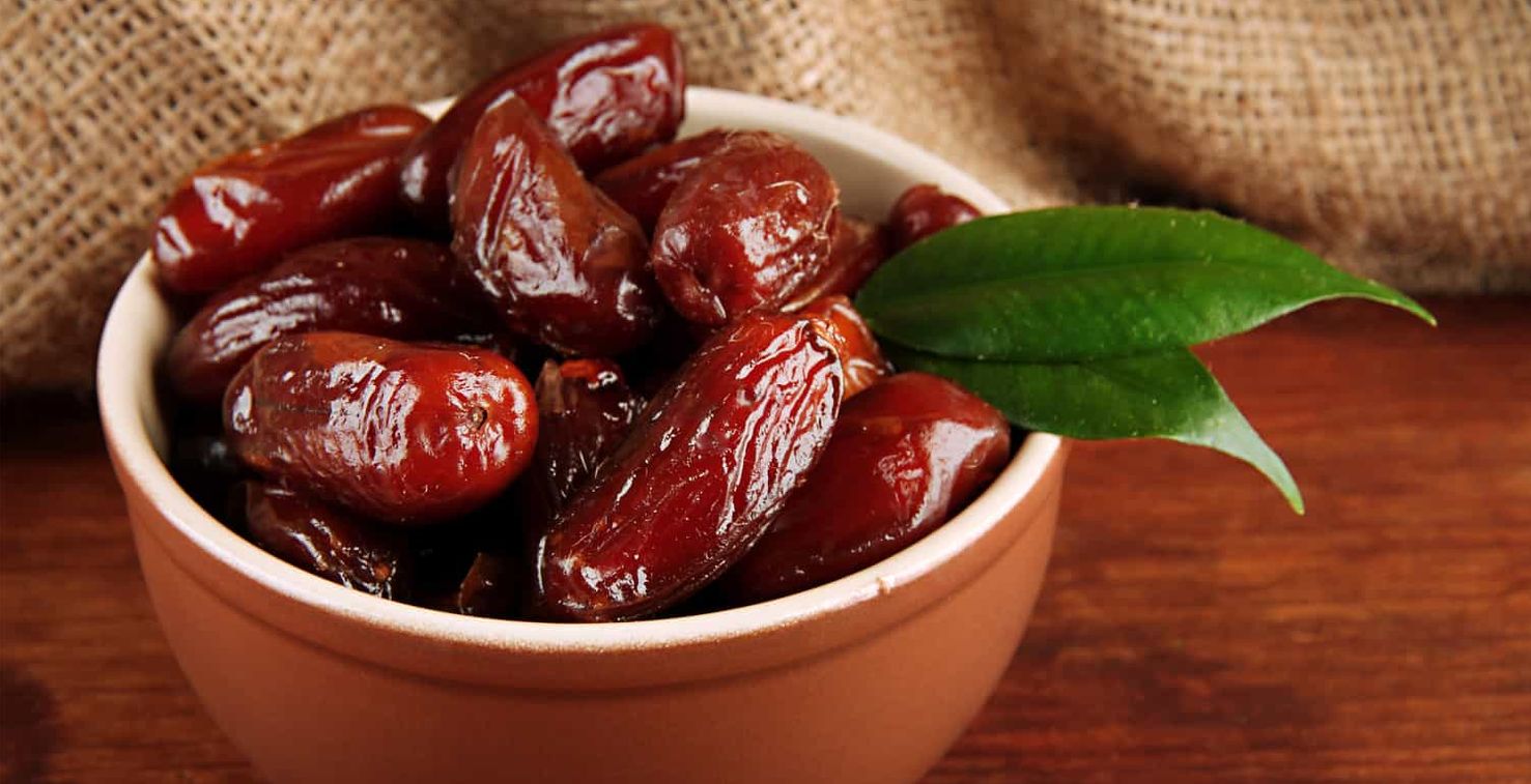 طريقة تفسير اكل التمر في المنام للعزباء
