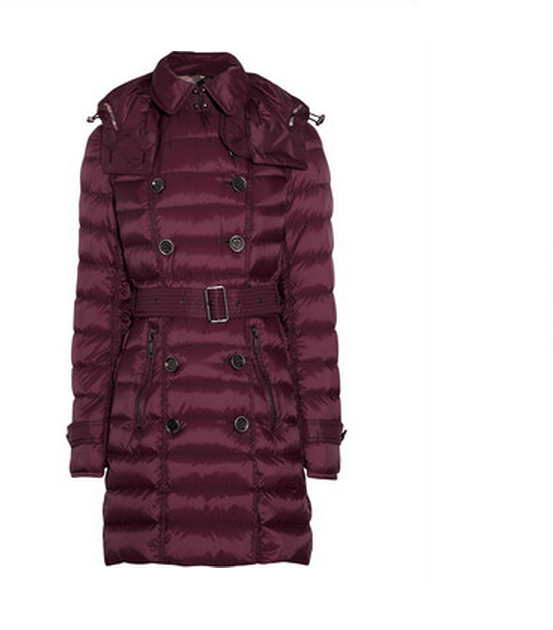 معاطف طويلة واقية من المطر من Burberry و Red Valentino