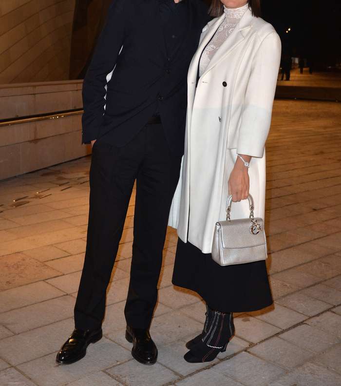 ماريون كوتيارد وراف سايمونز في حفل افتتاح متحف لويس فيتون