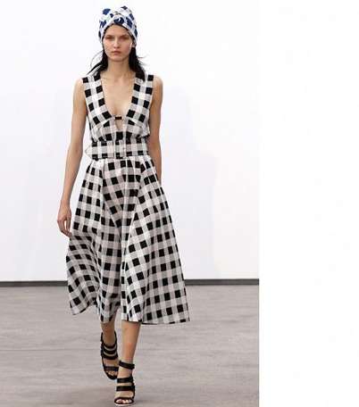 بالصور، إكتشفي أبرز الأزياء بموضة الـ Gingham لصيف 2014