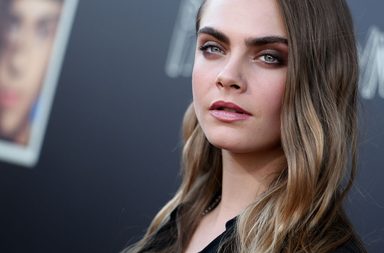 إحصلي على حاجبي كارا ديليفين الكثيفة في أقل من دقيقة!