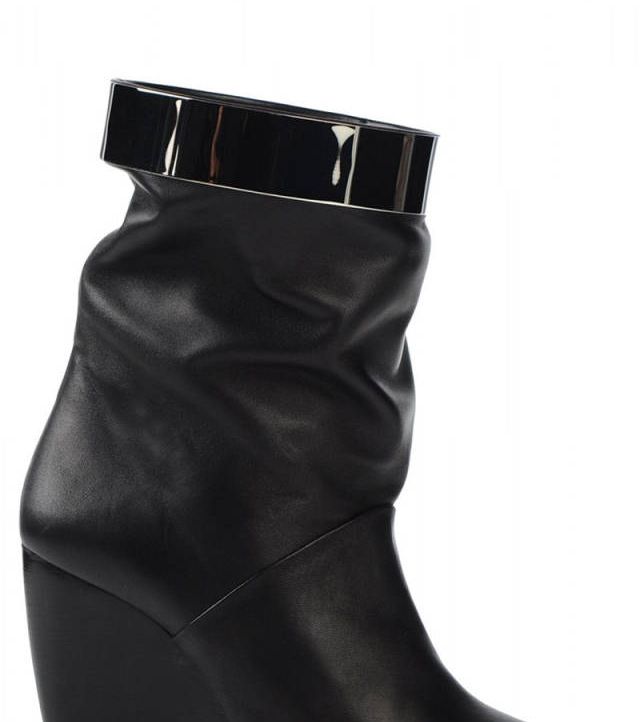 اعتمدي في شتاء 2015 احذية الكاحل بكعب الـ Wedge