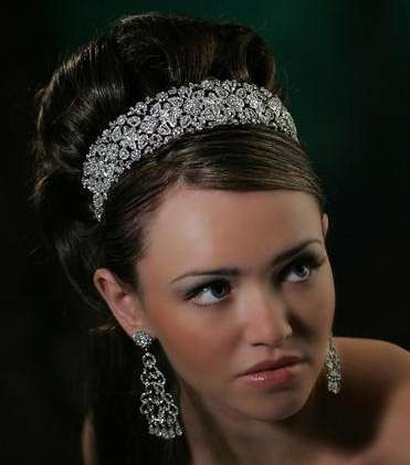صور اجمل تسريحات مع تاج لسهراتك