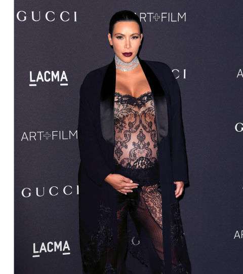 كيم كارداشيان ترتدي فستانا شفافا من جيفنشي في حفل لاكما