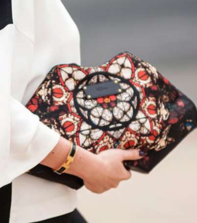 موضة الكلاتش لاطلالة مميزة