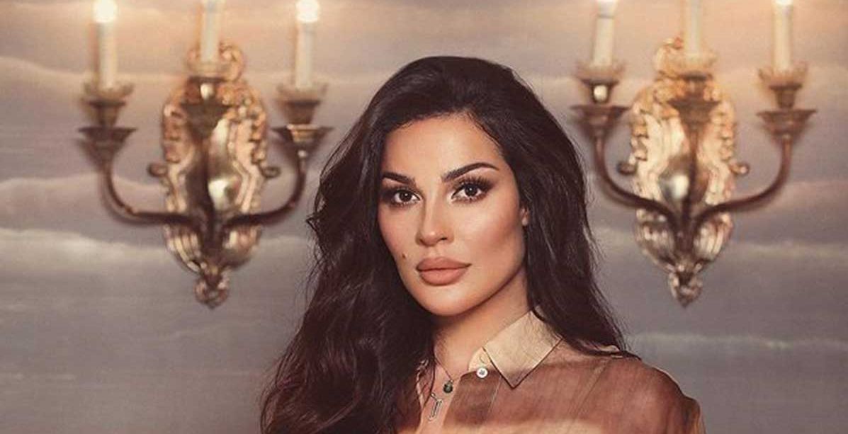 نجمة عربية تقلد اطلالة اعتمدتها نادين نجيم