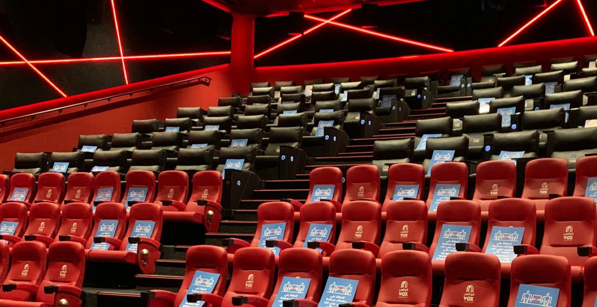 احتياطات وقائية لعودة عمل دور السينما في السعودية 
