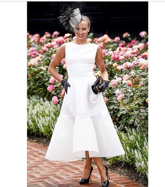 الفستان الأبيض الكلاسيكي