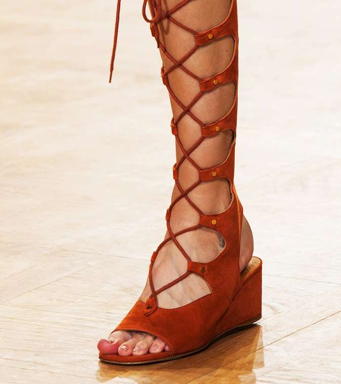 من اشهر الاحذية لصيف 2015، حذاء الغلادييتر من كلوي