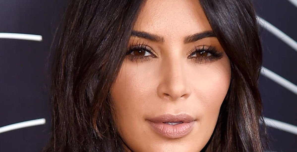 ما الذي يجعل بشرة كيم نقية حتى من دون ماكياج؟
