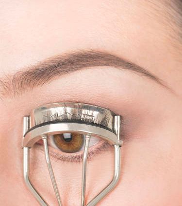 أولاً: مكبس الرموش