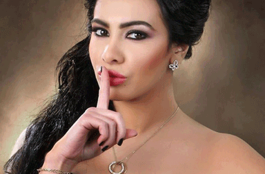 ميرهان تدخل الحمام لمدة 40 دقيقة