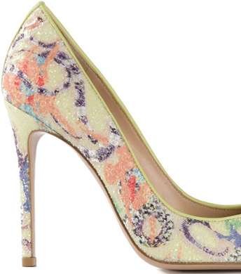 حذاء من Gianvito Rossi الكلاسيكي والمطبع بالازهار لصيف 2016