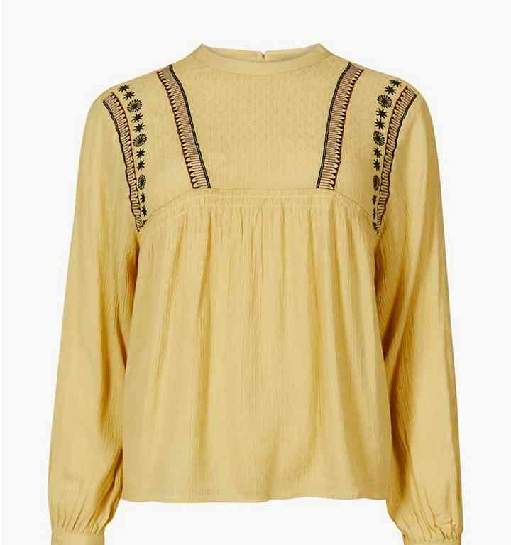 توب باسلوب التونيك باللون الاصفر من Marks & spencer