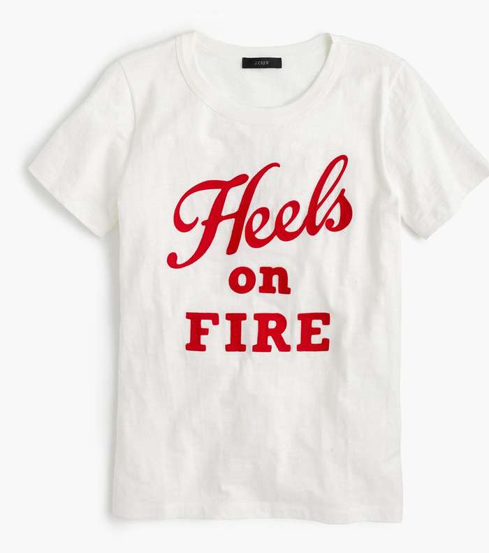 T shirt من J Crew مطبعة بشعار Heels on fire