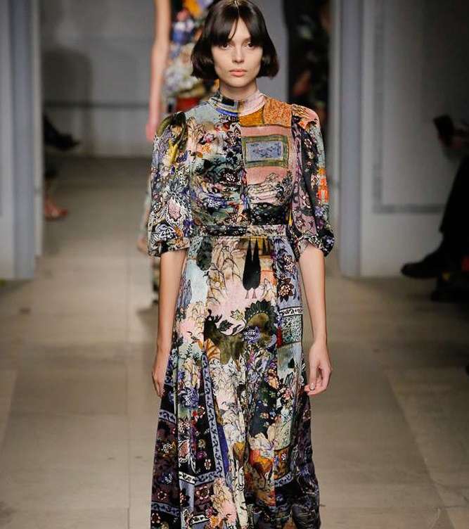 الجامبسوت بالسروال الواسع المطبع من Erdem لشتاء 2018