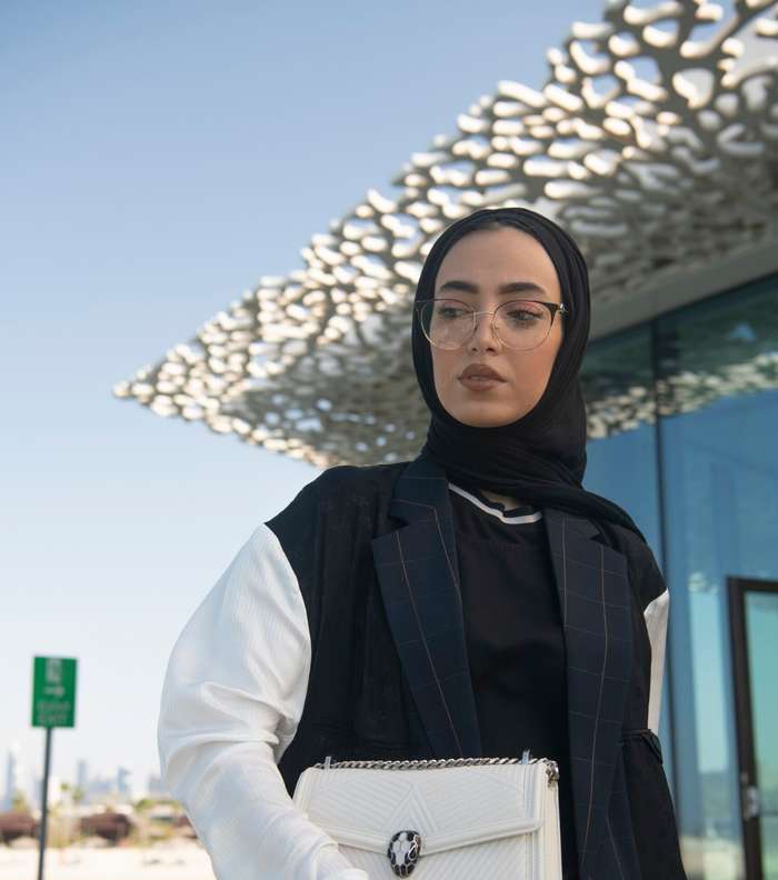 تالقي بنظارات بولغري على طريقة لينا الغوطي