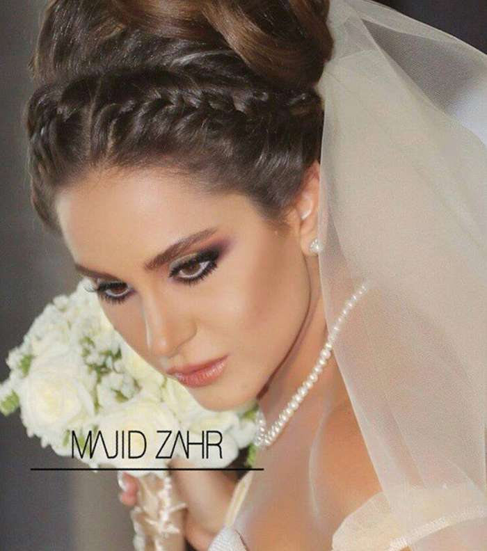 الممثلة السوريّة ديمة قندلفت بإطلالة زفاف من مجيد زهر