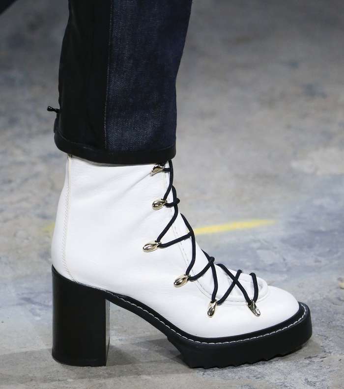 حذاء Rag & Bone باسلوب الـ Hiking Boot من مجموعة شتاء 2017