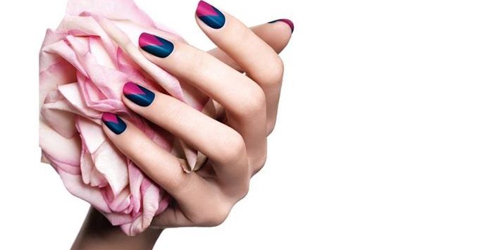 كيف تنسقين طلاء أظافرك مع ماكياجك؟ 