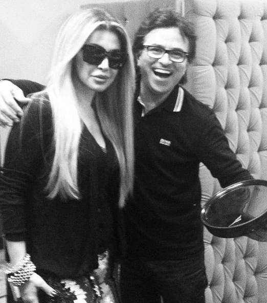 طوني مندلق يرافق نوال الزغبي منذ البداية 
