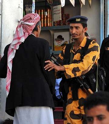 هدى عبدالله النيران خلال دخولها المحكمة