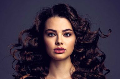 حيل منزلية لتمويج الشعر من دون تعريضه للحرارة