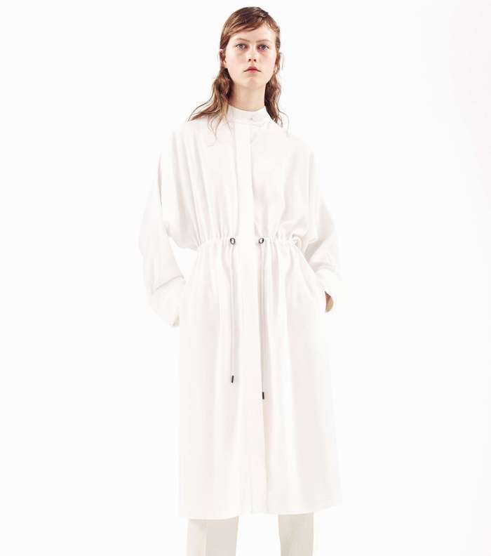 موضة التوب الطويلة باسلوب المعطف مع السروال الواسع من Jil Sander من مجموعة Resort 2017