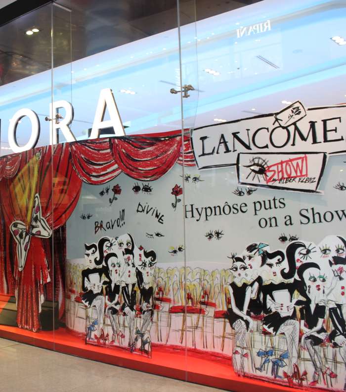 احصلي على فرصة لقاء الخبراء خلال تطبيق أحدث ابتكارات Lancôme show في دبي مول