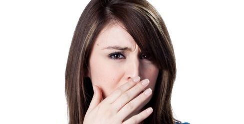 تخلّصي من رائحة الفم الكريهة!