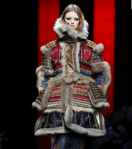 موضة المعطف بطبقات من الاقمشة من Dsquared2