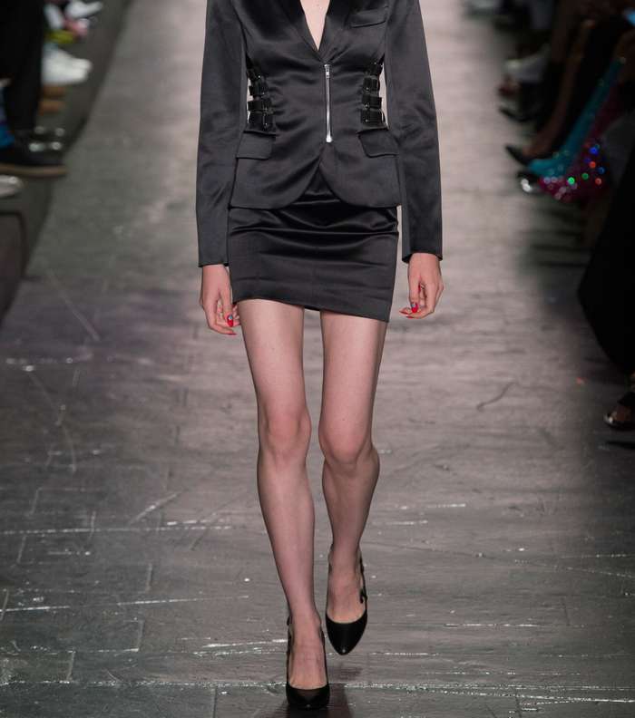 موضة التايور بالقصة الجريئة من جيريمي سكوت