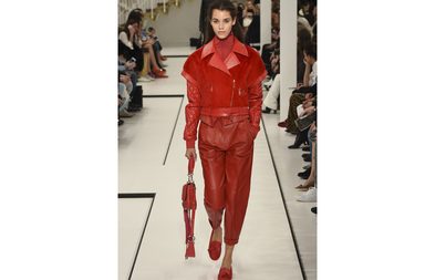 اكتشفي اجمل تصاميم تودز tods لشتاء 2018