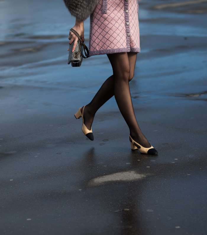 حذاء الـ Slingback في شوارع باريس في اليوم السابع من أسبوع الموضة