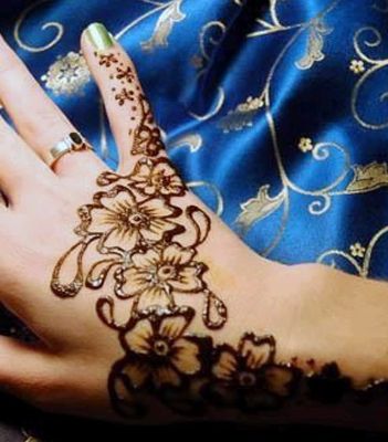 موديلات نقش حناء ناعم بالصوّر