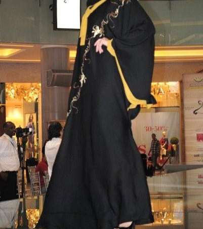 عرض أزياء الشيلة والعباية