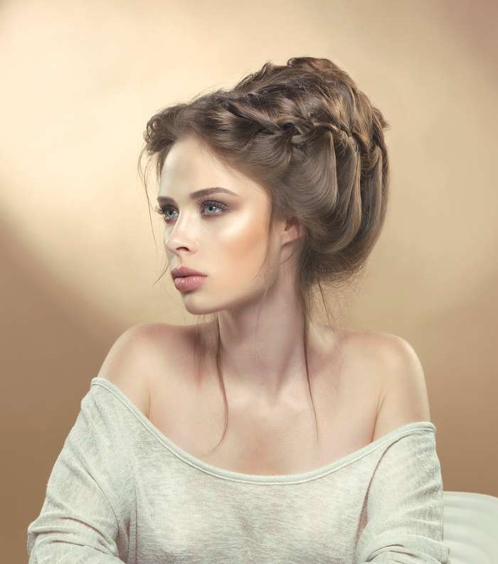 الماكياج الناعم سيطر على إطلالة عروس فؤاد حيدر هذا الصيف 