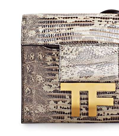 بالصور، إكتشفي أول حقيبة توم فورد تحمل شعار الدار