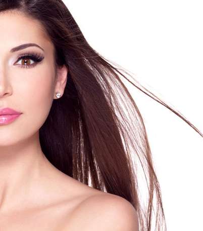 10 مستحضرات مكياج زهريّة لشهر التوعية بسرطان الثدي 